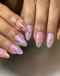 50 Cool Summer Nails To Screenshot For Your Next Mani Cute Almond Nails Design Birthday, Nails Bday, Airbrush Nails, Gold Nail, Work Nails, Pearl Nails, Birthday Nails, Minimalist Nails