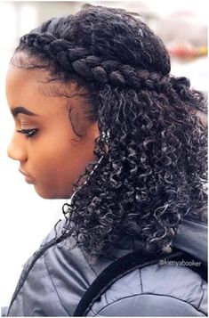 24 Adorable Looks With Curly Hair Side Curly Hairstyles, Natural Hair Moisturizer, Curly Hair Braids, Natural Hair Styles Easy, Hair Styles Easy, Hairstyles For Curly Hair, Natural Styles, Penteado Cabelo Curto