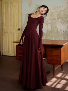 Hollow Out Long Slim Dress --Badtaste – ARCANA ARCHIVE 1800s Modern Fashion, Medieval Modern Fashion, Medieval Clothing Aesthetic, Modern Fantasy Outfit, Medieval Aesthetic Outfit, Medieval Dress Aesthetic, Modern Medieval Fashion, Long Slim Dress, Modern Witch Outfit