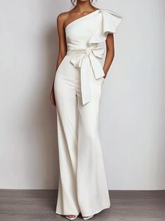 Urban White Off-the-shoulder Bow Jumpsuit Chic Jumpsuits For Women, White Graduation Outfit Ideas, White Party Outfits Women, All White Outfit Casual, White Style Outfit, Outfit Ideas For Graduation, White Long Jumpsuit, Graduation Outfits For Women, All White Party Outfits