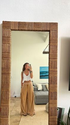 Sunny 70 Degree Weather Outfit, Indie Style Summer, Free Spirit Outfit Bohemian, Beach Hippy Outfit, Nail Day Outfit Casual, Boho Outfits With Shorts, Big Flowy Pants, Clean Boho Style, Boho Lesbian Style