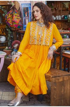 Stylish Short Frock Design, Kurti Designing, Mayon Dress, Short Frock Design, Mayon Dresses, Frock Designs For Girl, Daytime Glam, Party Wear Casual, Afghani Dresses