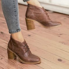 Booties Shop, Jeffrey Campbell Shoes, Crazy Shoes, Shoe Obsession, Dream Shoes, Shoe Lover, Winter Looks, Work Shoes, Beautiful Shoes