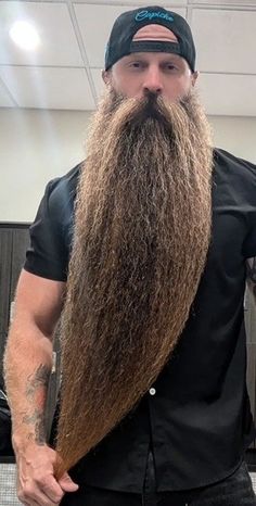 Long Beard Long Hair, Gotee Beard, Big Beards Men, Long Goatee, Beards Styles, Braided Beard