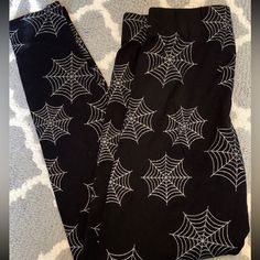 Childrens Place Adult Size Small Halloween Glitter Spider Web Leggings. New Spider Web Pants, Glitter Spider Web, Sequined Sweatshirt, Halloween Leggings, Halloween Spider Web, Matching Leggings, Halloween Jack, Closet Essentials, Halloween Spider