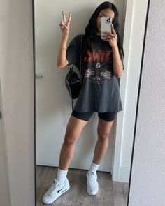 Cute Trendy Outfits, Teenager Style, Looks Street Style, Teenage Girls, Sporty Outfits, Summer Fashion Outfits, Fashion Mode, Looks Style, Mode Inspiration