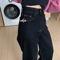 Description: Wide casual solid denim trousers will become the basis of any modern look. They go well with sneakers and crop tops. Material: Cotton Polyester Viscose XS: Length - 101.5cm/ Waist - 60cm/ Hips - 90cm S: Length - 103cm/ Waist - 64cm/ Hips - 94cm M: Length - 104.5cm/ Waist - 68cm/ Hips - 98cm L: Length - 106cm/ Waist - 72cm/ Hips - 102cm XL: Length - 107.5cm/ Waist - 76cm/ Hips - 106cm Black Jeans Korean, Jeans Korean, High Waisted Black Jeans, Mom Denim, Jeans Models, Harajuku Outfits, Streetwear Mode, Boys Jacket, Fashion Streetwear