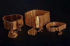 "Mid 20th century gold bracelet set in 22k. This is a Straits Chinese traditional bracelet, its taxonomy is a family of lace-like bracelets of varying height, ranging from 3, 5, 7 to a 10-row. These bracelets look intricate because of their repetitive ball-and-link component formations, each component is linked to the other by hand. This one is 3.3cm tall, a 7-ball stack is uncommon.  These 'lace' golden bracelets were and are sought after for being in-between bracelets and bangles. They have th Traditional Bracelet, Modern Jewelry Store, Etruscan Jewelry, Chinese Bracelet, Yin Yang Bracelet, Figural Jewelry, Dragon Phoenix, Blue Sapphire Pendant, Lace Bracelet