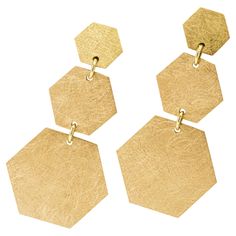 Alex Jona design collection, hand crafted in Italy, 18 karat brushed yellow gold hexagonal pendant earrings. Posts with friction backs for pierced ears. Alex Jona jewels stand out, not only for their special design and for the excellent quality of the gemstones, but also for the careful attention given to details during all the manufacturing process. Alex's passion for jewels flows in splendid pieces entirely hand-crafted according to the best goldsmith Italian tradition. This piece will arrive at your door beautifully gift wrapped in Alex Jona boxes, put inside an elegant pouch or jewel box. OUR STORY Walking past number eight of Via Bogino, Palazzo Balbo di Vinadio, a baroque building built in 1690 in Torino, you would little suspect that its grand façade conceals a 3300 sq ft. chic gall Glowforge Ideas, Elegant Pouch, Italian Traditions, Pearl Dangle Earrings, Diy Vinyl, Cricut Maker, Pearl Earrings Dangle, Antique Earrings, Design Collection