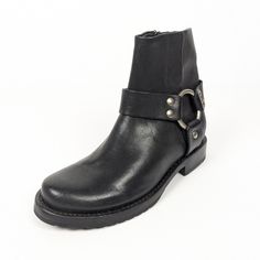 Frye Women's Black Leather Veronica Harness Short Ankle Boots. The Classic And Authentic Frye Pattern, The Veronica Harness Short Boot Features Our Signature Harness That Is Both Fashionable & Functional. A Rubber Lug Outsole Offers Traction And An Inside Zip Adds To An Easy Entry. Approx 6" Shaft Height & 1" Heel Height. Pre-Owned Condition. Size 6. Edgy Leather Moto Boots With Snip Toe, Edgy Ankle-high Moto Boots With Leather Sole, Short Ankle Boots, Short Boot, Frye Shoes, Short Boots, Bootie Boots, Womens Boots, Heel Height