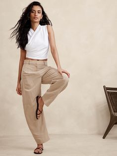 Cotton Wrap Crop Top | Banana Republic Feminine Style Casual, Quoi Porter, Money Tree, Wrap Crop Tops, Style Mistakes, White Crop Top, Cropped Top, Womens Clothing Tops, Business Casual