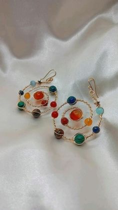 Bead And Wire Jewelry, Easy Diy Earrings, Diy Earrings Easy, Aesthetic Earrings, Diy Aesthetic, Diy Jewelry Unique, Earrings Diy