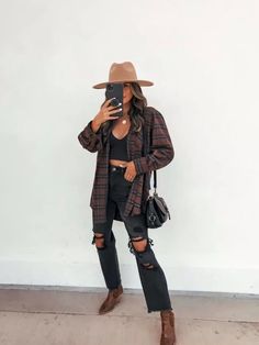 Best Winter Outfits, Nashville Outfits, Fall Feels, Midi Skirts, Fashion Mistakes, Outfits With Hats, Looks Chic, Outfit Inspo Fall, Country Outfits