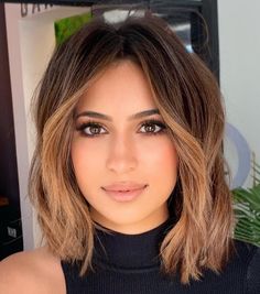 Layered Bob Hairstyle for Chubby Cheeks Hairstyle For Round Face, Edgy Bob, Unnatural Hair Color, Chubby Face Haircuts, Chubby Cheeks, Natural Hair Styles Easy, Round Face Haircuts, Short Hair Styles For Round Faces, Layered Bob