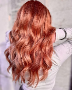 Wella Passionistas @cadecoiffcrew’s (on Instagram) ultra-glossy Illumina Blush look has got us craving a bite! What about you? 

Don’t miss out on gorgeous copper locks – tap to book a Wella Color appointment now. Copper Violet Hair Color, Wella Strawberry Blonde, Wella Color Touch Formulas Copper, Wella Copper Formula, Peach Hair Formula Wella, Caramel Toner Wella, Violet Hair Colors, Peach Hair