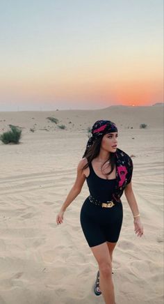 Desert Photoshoot, Fashion Model Poses