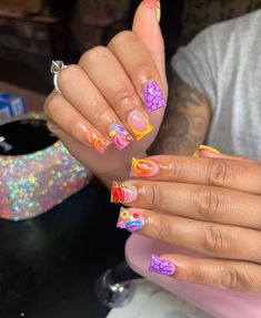 Colorful Short Square Nails, Cute Freestyle Nails Short, Short Chunky Nails, Throwback Nail Designs, Lsd Nails Short, Freestyle Short Nails, Short Exotic Nail Designs, Freestyle Nails Short, Shorties Nail Designs