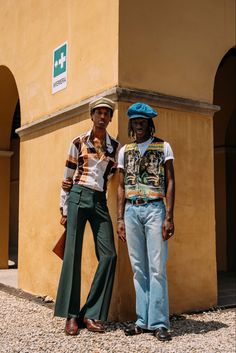 Spring Street Style Men, 70s Street Style, Retro Mens Fashion, That 70s Show Outfits, 70s Men Fashion, Heaven Fashion, 70s Men