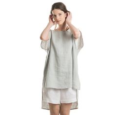 "Comfy linen tunic top, carefully handmade of very soft medium weight, pure linen fabric. Length of the tank top: *U - XS/S: front - 29\" / 73cm, back - 37\" / 94cm *U - S/M: front - 30\" / 76cm, back - 38\" / 97cm *U - M/L: front - 31\" / 79cm, back - 39\" / 100cm *U - L/XL: front - 32\" / 82cm, back - 40.5\" / 103cm SIZE CHART: *U - XS/S bust - 27.5\"-35.5\" / 70-90cm waist - 21.5\"-27.5\" / 55-70cm hips - 31.5\"-35.5\" / 80-90cm height - 61\"-66\" / 155-168cm *U - S/M bust - 31.5\"-39.5\" / 8 Summer Linen Tunic, Linen Tunic Top In Lagenlook Style, Linen Lagenlook Tunic Top, Lagenlook Linen Tunic Top, Lagenlook Linen Tops For Beach, Linen Lagenlook Tunic With Short Sleeves, Casual Linen Summer Tunic, Casual Summer Linen Tunic, Summer Lagenlook Linen Tunic