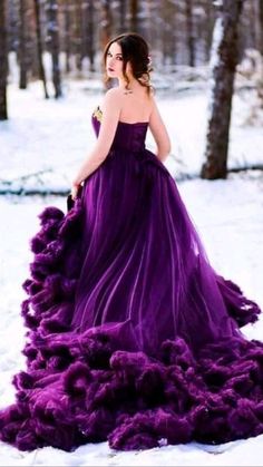 Prom Dress Ideas Unique, Purple Wedding Gown, Ball Gowns Fantasy, Purple Ball Gown, Purple Wedding Dress, Pretty Quinceanera Dresses, Purple Gowns, Classy Wedding Dress, Unique Prom Dresses