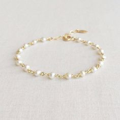 Fresh Water Pearl Bracelet, Pearl Bracelet Wedding, Sparkly Bracelets, Pearl Bracelet Gold, Dainty Gold Bracelet, Pearl Bracelets, Bracelet Pearl, Bracelet Wedding, Gold Armband