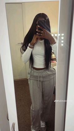 Outfit Ideas Black Women Fall, What To Wear To School Comfy, Victory Marrie, Fall Baddie Outfits, Outfits Inspo Baddie, Grey Top Outfit, Outfit Inspo Baddie, Cold Day Outfit, Everyday Outfits Fall