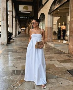 Thong Sandals Outfit, Bangkok Outfit, White Summer Outfits, Slay Outfits, Europe Outfits, Vacay Outfits, Casual White Dress, Pregnancy Outfits