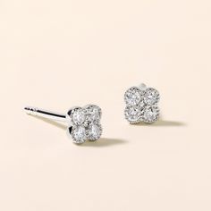 Crafted in 2.69 grams of 14K Yellow Gold, the earrings contain 40 stones of Round Natural Diamonds with a total of 0.49 carat in G-H color and SI clarity. Contemporary Fine Jewelry, Real Gold Jewelry, Real Jewelry, Yellow Earrings, Discount Jewelry, Jewelry Essentials, Gold Diamond Jewelry, Delicate Jewelry, Classic Jewelry