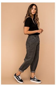 Jean Fits, Mom Jeans Style, Jean Outfit, Mom Jeans Outfit, Jeans Outfit Women, Black Mom Jeans, Moda Jeans, Jeans Mom, Mom Jean