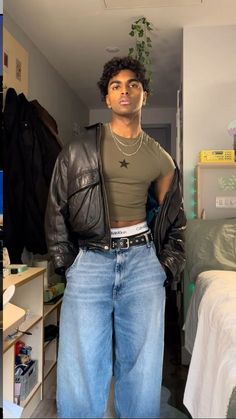 Prep Streetwear, Baggy Jeans Outfits, What To Wear In New York, Baggy Jeans Outfit, New York Outfit, Essential Fashion, Queer Fashion, Jeans Outfits