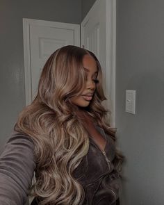 🤎🕊️ | Instagram Frontal Wig Hairstyles, Weave Shop, 100 Human Hair Wigs, Highlights Brown Hair, Dope Hairstyles, Hair Laid, Wigs Human Hair, Front Lace Wigs Human Hair