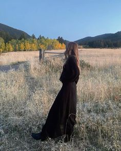 Lesbian Cowboy, Montana Fall, Countryside Fashion, Style Uniform, Cowboy Aesthetic, Western Vibes, Farm Clothes, Fall Attire, Cowgirl Aesthetic