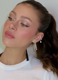 Make Up Sposa, No Make Up Make Up Look, Soft Make-up, Nicola Peltz, Soft Makeup Looks, Easter Makeup, Glowing Makeup, Spring Makeup