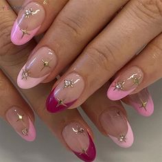 Description: Features:   Design: Pink or rose edged golden star pink false nails, with rhinestone inlaid on top. The fake nails are made of resin, non-toxic, odorless and won't hurt your hands.   Easy to Use: It only takes a short time and you can get the same shiny effect instead of spending half an hour at a nail salon and paying for expensive nail services.  Wide Applications: Easy to use for professional nail artists and nail learners alike, suitable for nail salon or design your own style, Nagel Tips, Easy Nails, Y2k Nails, Nail Swag, Stick On Nails, Nailed It, Funky Nails