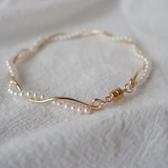 Gold Wire Wrapped Pearl Bracelets, Gold Wire Wrapped Pearl Bracelet For Weddings, Pearl Bangles Gold, خواتم خطوبة, قلادات متدلية, Bangle Gold, Pearl Bangle, Jewelry Accessories Ideas, Classy Jewelry