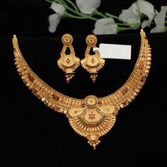 Pure Handmade Necklace set jewelry from india with antique vintage design Gold Purity- 22k yellow Gold Weight - 32.26 grams approx Necklace Length - 9.25 inches Necklace Width - 4.4 cm Earrings Length - 4.5 cm Earrings Width - 2 cm Gold Necklace With Earrings Set, Neckless Set Gold Jewelry, Har Set Design Gold, Gold Har Desain, Pure Gold Necklace, Har Design Gold, Gold Necklace Set Simple With Price, Necleses Jewelry Gold Indian Latest, Har Design Gold New