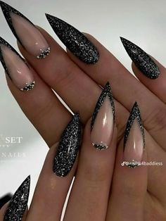 Pink Stiletto Nails, Black Nails With Glitter, Long Stiletto Nails, Long Nail Designs, Stiletto Nails Designs, White Nail, Nail Designs Glitter, Silver Nails