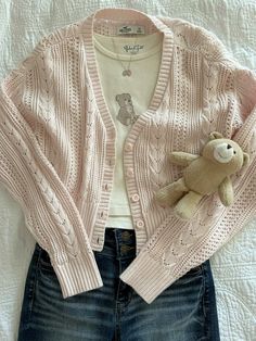 Coquette Outfit Comfy, Pink Brown And White Outfit, Pink Fall Fits, Croquette Aesthetic Outfits Fall, Coqquete Outfit Ideas, Coquette Girly Outfits, Coquette Outfit Autumn, Wonyoungism Outfit Ideas, Bakery Outfit Aesthetic