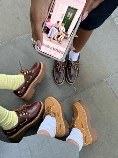 Timberland Boat Shoes Outfit Women, Clarks Outfit, Platform Loafers Outfit, Mocassin Outfit, Boat Shoes Outfit, Timberland Boat Shoes, Pretty Sneakers, Jordan Shoes Girls