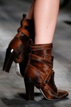 Cinnamon Vanilla, Brown Shoes, All About Shoes, Shoe Closet, Fall 2014, Milan Fashion, Beautiful Shoes