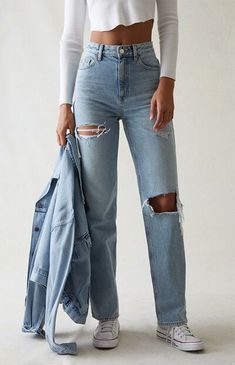 Light Indigo Ripped '90s Boyfriend Jeans Straight Jeans Outfit, Teen Jeans, Cute Ripped Jeans, Popular Jeans, Ripped Jeans Women, High Wasted Jeans, Simple Outfits For School, Jeans Pacsun, Outfit Plan