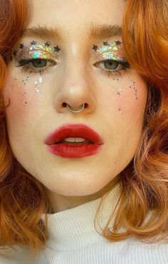 Chappell Roan Makeup Ideas, Gold Disco Makeup, Carnival Inspired Makeup, Chappel Roan Inspired Outfits, Chappell Roan Concert Makeup, Chappell Roan Inspired Makeup, Chappel Roan Makeup, Chappell Roan Outfit Ideas, Disco Glam Makeup