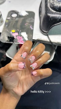 Medium Nails Colorful, Cheetah Hello Kitty Nails, Short Simple Nail Designs, Short Nail Set Ideas, Short Pink Nails Designs, Duck Nail Ideas, Hello Kitty Nail Set, Short Y2k Nails, Cute Short Nail Sets