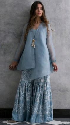 Pakistani Dresses Casual, Kurti Designs Party Wear, Designer Party Wear Dresses, Party Wear Indian Dresses, Dress Indian Style, Stylish Dress Book, Pakistani Dress Design, Indian Designer Outfits