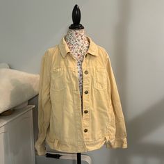 -Worn Once* Pretty Much Brand New* -Jamaica Bay Apricot Color Corduroy “Jean Jacket”Style -Sz 3x Women’s -Side Hip Pockets -3 Chest Pockets - Sleeve Buttons (See Pic) If Want To Roll Up -Washable / 100% Cotton - Really Pretty Apricot Color, Looks Tan In Pics Because Of Lighting, But Is A True Apricot! -Wrinkled From Storage , But Will Definitely Come Out With An Iron Or Steamer. Casual Yellow Denim Jacket With Pockets, Yellow Denim Jacket With Pockets For Fall, Casual Mustard Cotton Outerwear, Yellow Cotton Denim Jacket For Fall, Yellow Cotton Denim Jacket With Pockets, Relaxed Fit Yellow Outerwear With Pockets, Yellow Relaxed Fit Outerwear With Pockets, Casual Yellow Cotton Outerwear, Casual Yellow Denim Jacket For Spring