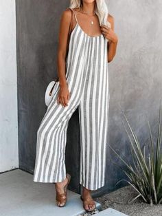 Striped printed jumpsuit Casual Striped Jumpsuits And Rompers For Day Out, Casual Striped Jumpsuits And Rompers For Summer, Casual White One-piece Jumpsuit, Casual Striped Jumpsuits And Rompers For Beach, Mode Hippie, Chic Summer Style, Backless Romper, Current Styles, Striped Jumpsuit