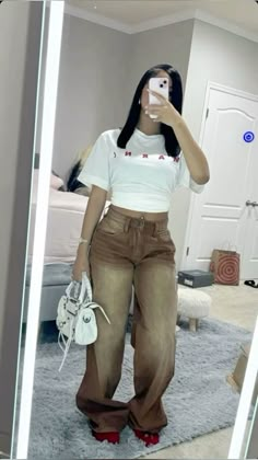 Brown Jeans Outfit Black Women, Chill Brunch Outfits Black Women, Cute Simple Outfits Baddie, Boyfriend Jeans Outfit Baddie, Brown Jean Outfit, Tomboy Girly Outfits, Cute Lazy Outfits, Cute Lazy Day Outfits