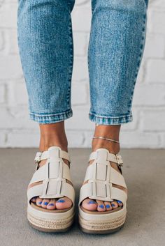 Everlane Espadrille Platform Sandals Mountain Wear, Hair Socks, Espadrilles Platform, Poncho Tops, Bag Icon, Jumpsuit Shorts Rompers, Summer Look, Stylish Shoes, Shoe Sale