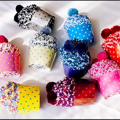 Adorable Fuzzy Socks Packaged In Adorable Cupcake Boxes. Materials: Spandex, Cotton, Microfiber And Polyester Blend. One Size Fits All - Best For Us 4.5 -8.5 Pom Pom Cupcakes, Cupcake Socks, Cupcakes Design, Sock Cupcakes, Clear Gift Boxes, Blush Wine, Black Confetti, Fluffy Socks, Ornament Box