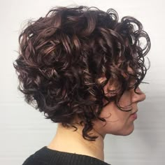 Bob Inversat, Short Curly Bob Hairstyles, Kort Bob, Curly Cuts, Bob Haircut Curly, Curly Hair Photos, Medium Curly, Curly Haircuts, Short Curly Haircuts